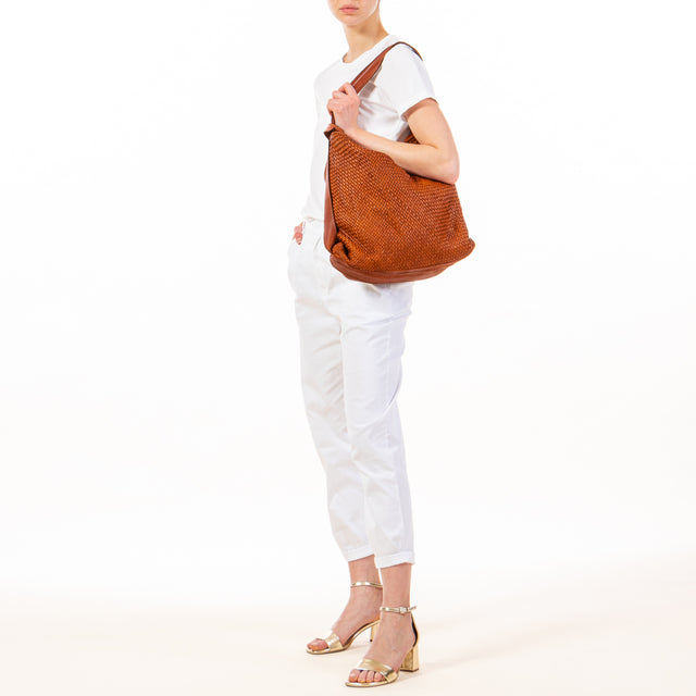 Zeroassoluto - Borsa zaino in pelle intrecciata - cuoio