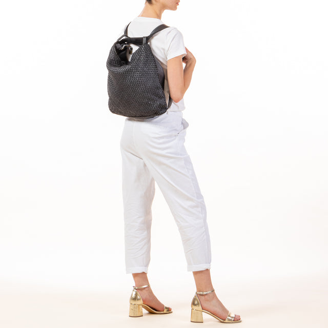 Zeroassoluto - Borsa zaino in pelle intrecciata - nero
