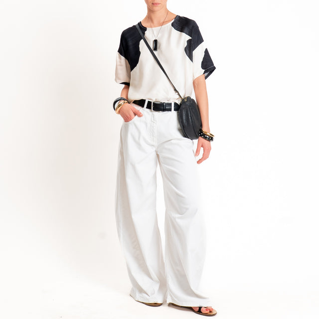 Anonyme-Blusa fantasia in satin - burro/nero