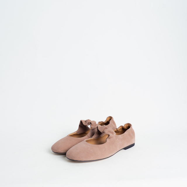 Divine Follie-Ballerina in camoscio con cinturino - nude