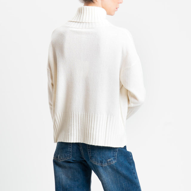 Tensione in-Maglia collo alto misto cashmere - panna