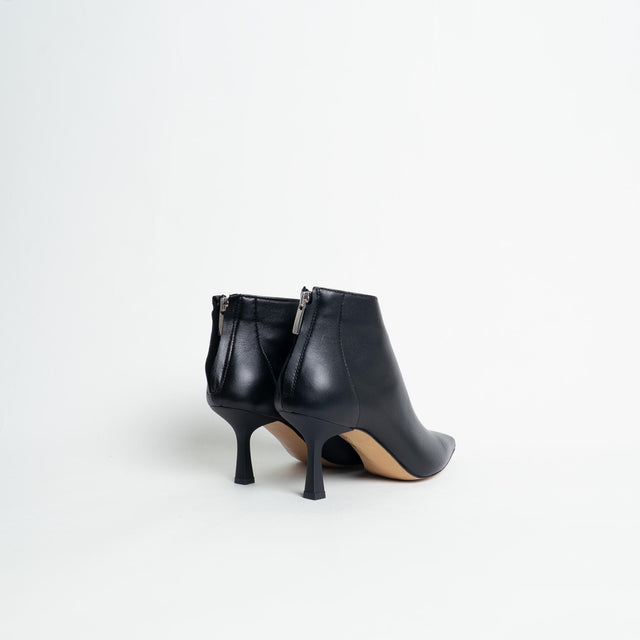 Ovyè- Tronchetto in pelle - Nero