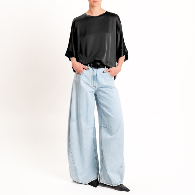 Motel-Blusa in satin manica scesa - nero