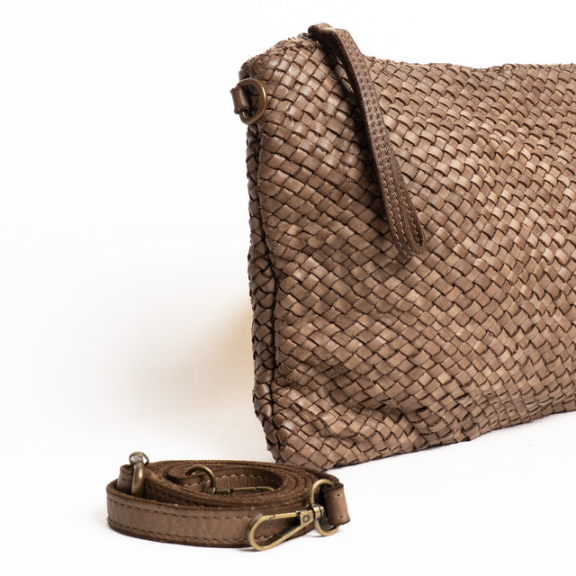 W by Whitemood-Maxi pochette intrecciata - taupe