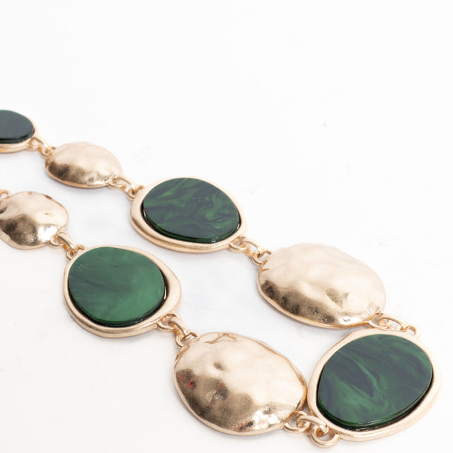 W by Whitemood-Collana con pietre e medaglie martellate - smeraldo