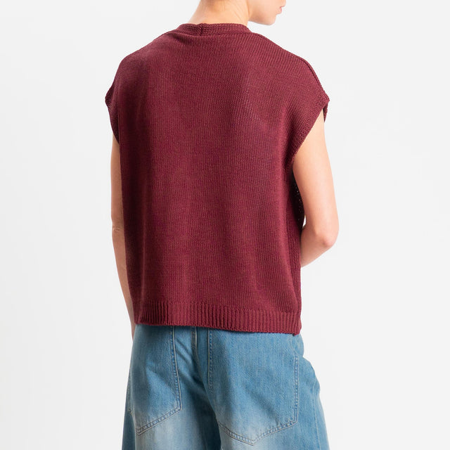 Tensione in-Gilet in maglia tre bottoni - marsala