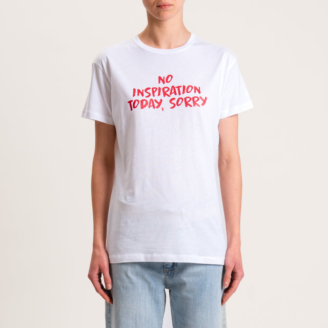 Souvenir-T-shirt "NO INSPIRATION" - bianco