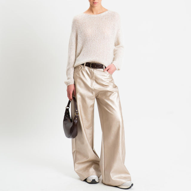 Tensione in-Maglia scollo a barca con micro paillettes - crema