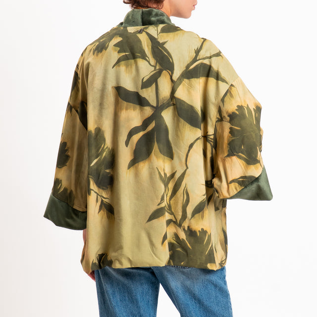 Dixie-Kimono corto fantasia foglie - olio/verde