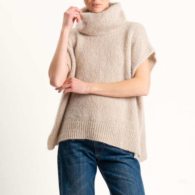 Dixie-Maglia mohair smanicata collo alto - beige