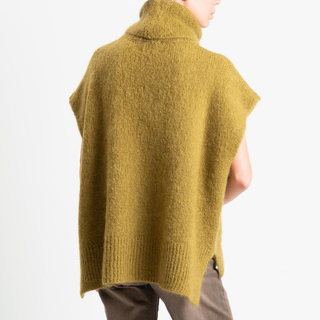 Dixie-Maglia mohair smanicata collo alto - olio