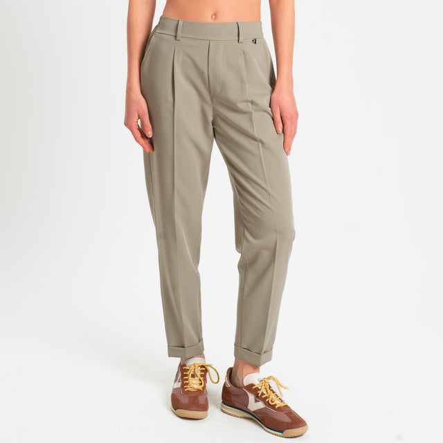 Dixie-Pantalone elastico dietro con pinces - salvia