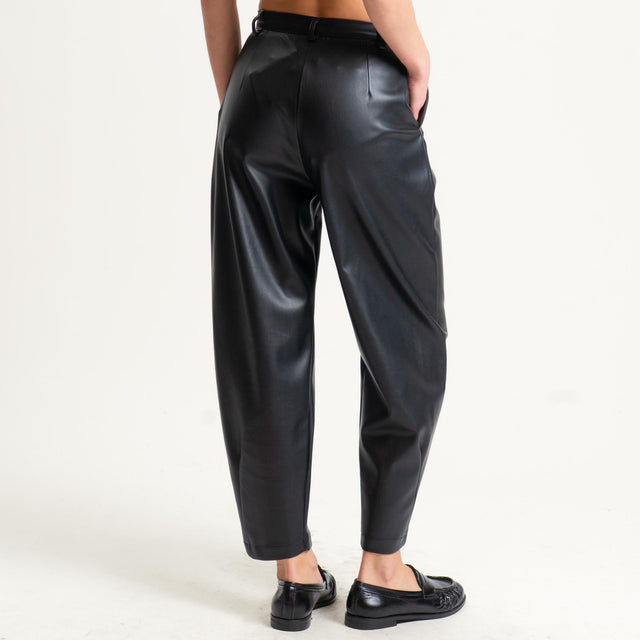 Dixie-Pantalone similpelle barrel fit con pinces - nero