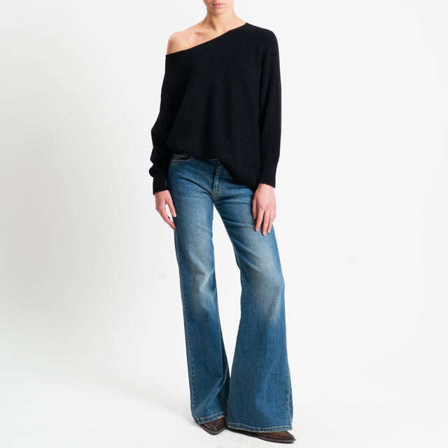 Suéter cuadrado de canalé con aberturas laterales de Haveone - Negro