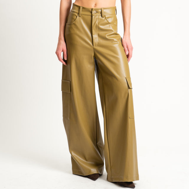Haveone- Pantalone cargo similpelle wide leg - olio