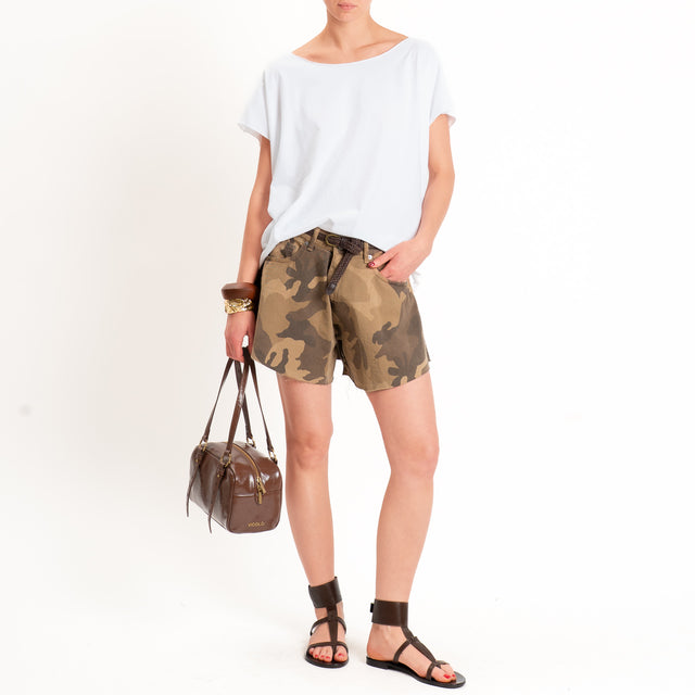 Haveone-Shorts camouflage taglio vivo con cintura - beige/moro