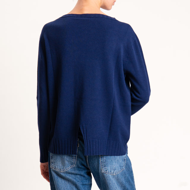 Kontatto-Maglia girocollo spacco dietro - blu