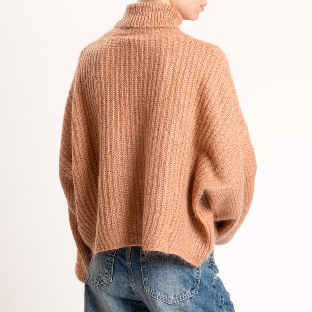 Kontatto-Maglia mohair collo alto coste inglesi - biscotto