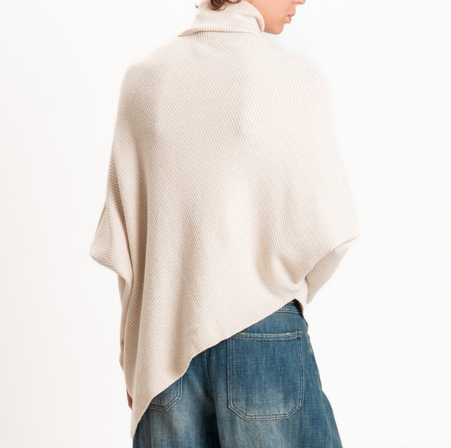 Kontatto-Maglia collo alto asimmetrica a coste - beige melange