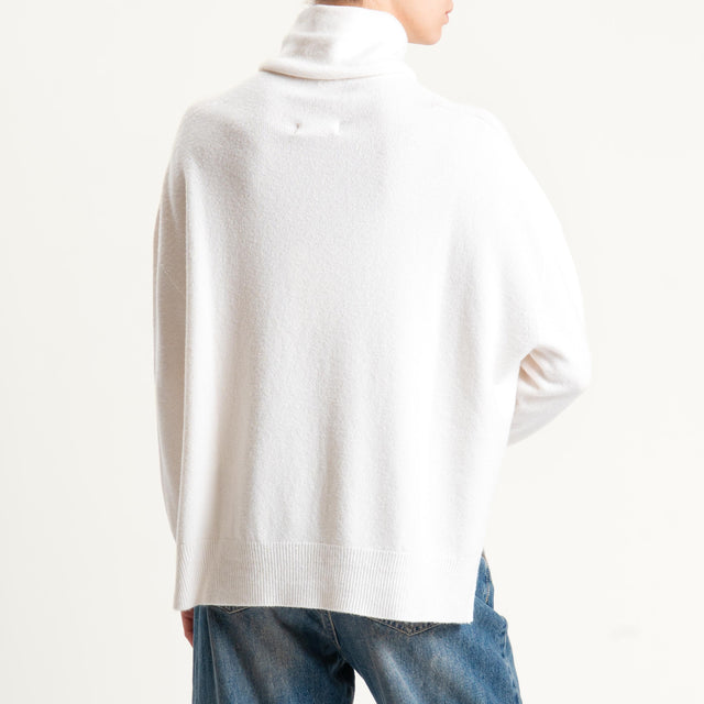 Kontatto-Maglia collo alto spacchi laterali (QS) - panna