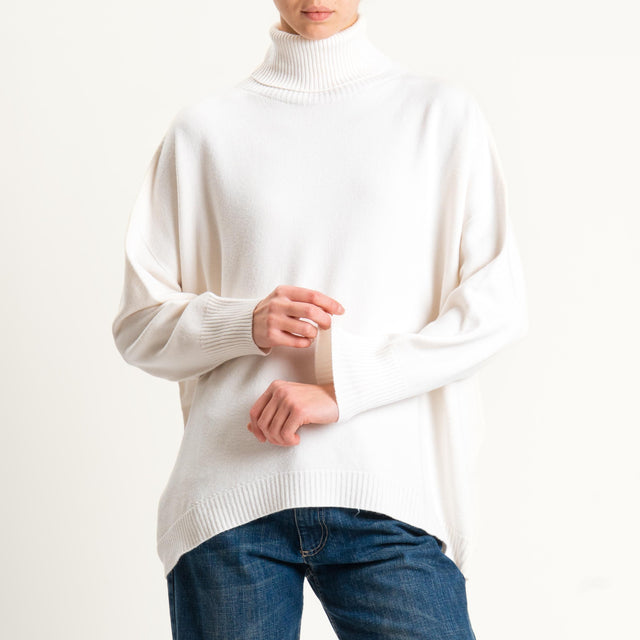 Kontatto-Maglia over collo alto (QS) - panna