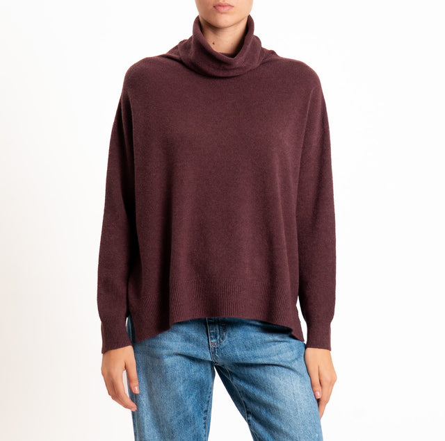 Kontatto-QS turtleneck sweater with side slits - marsala
