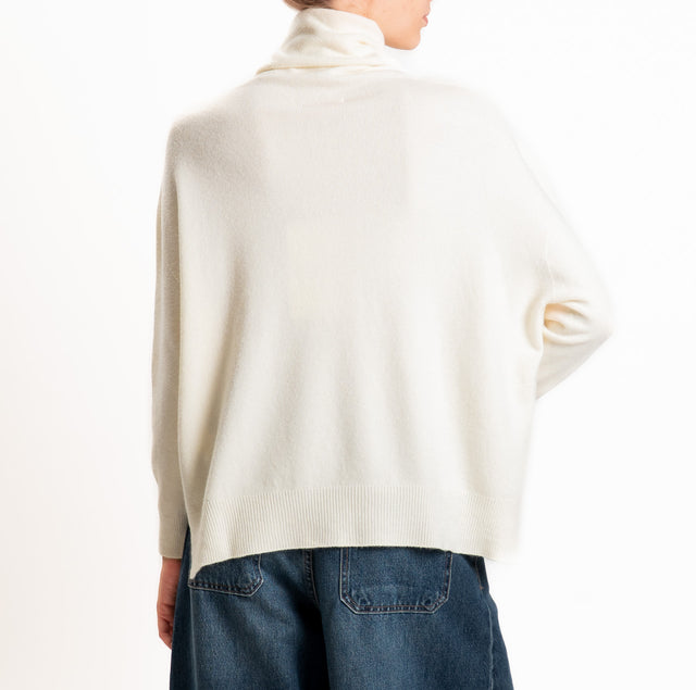 Kontatto-Maglia QS collo alto spacchi laterali - panna