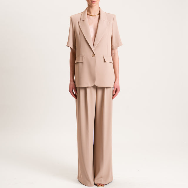 Kontatto-Completo giacca e pantalone tessuto fluido mezza manica- avana