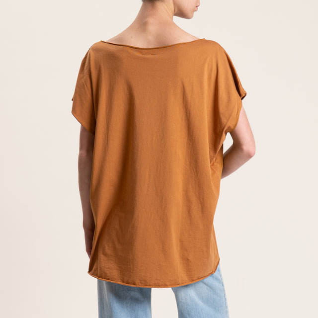 Kontatto-T-shirt smanicata taglio vivo - moka
