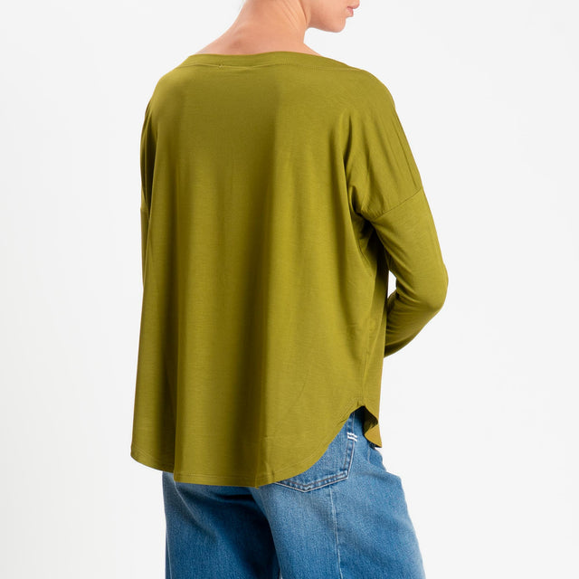 Kontatto- T-shirt scollo barca stondata in jersey - olio