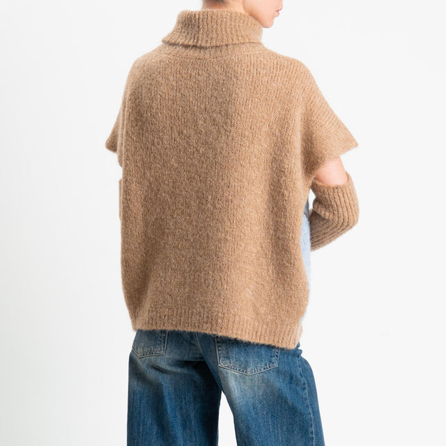 Motel-Maglia smanicata argyle collo alto in mohair con manicotti - cammello/azzurro/panna