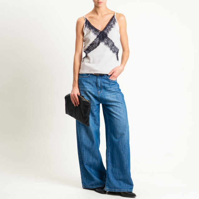 Motel-Top a costine con pizzo - burro