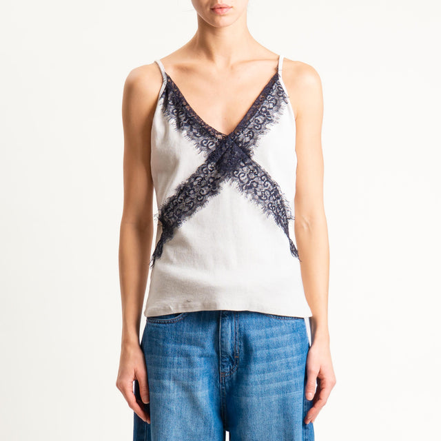 Motel-Top a costine con pizzo - burro
