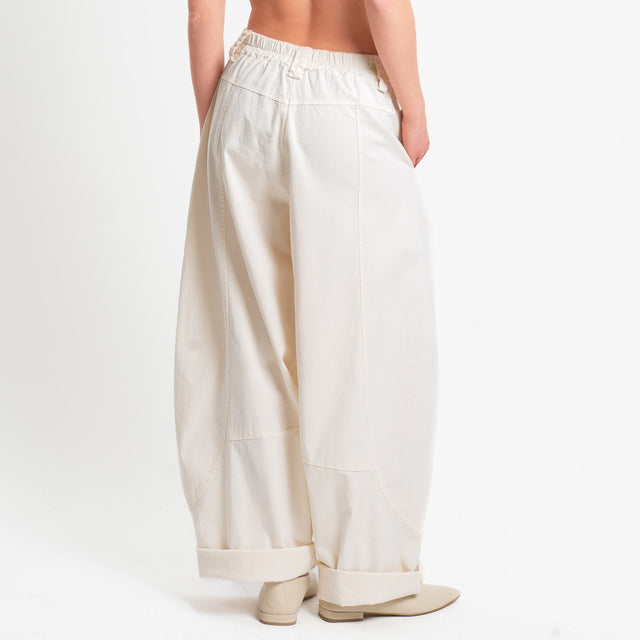 Motel-Pantalone barrel elastico dietro - burro