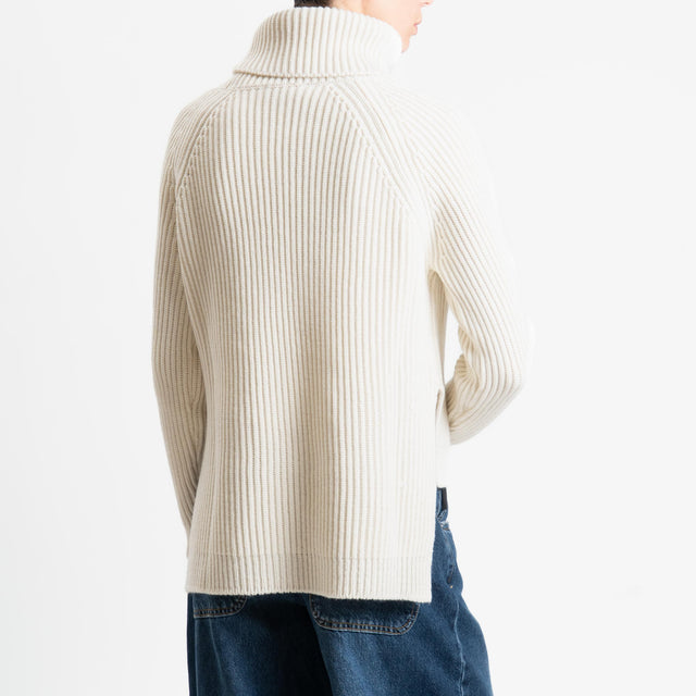 Motel-Maglia collo alto costa inglese spacchi laterali - panna