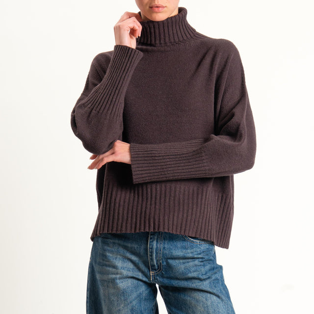 Motel-Maglia scatola collo alto bordi a coste - moro