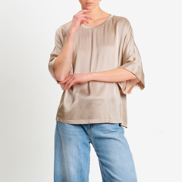 Motel-Blusa in satin manica scesa - avena