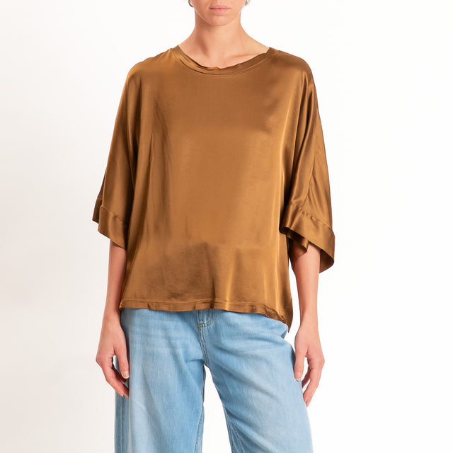 Motel-Blusa in satin manica scesa - sigaro