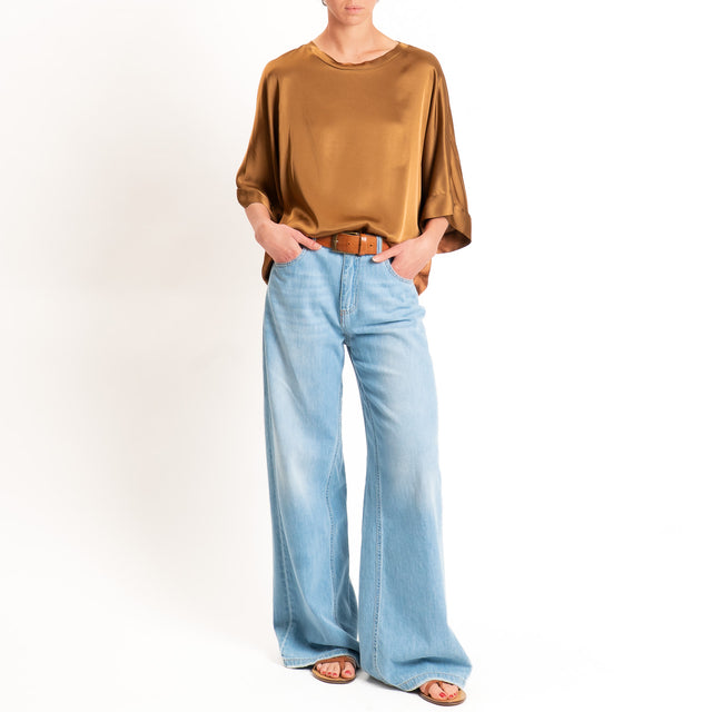 Motel-Blusa in satin manica scesa - sigaro