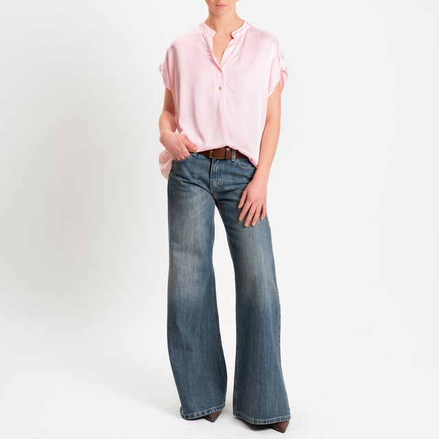 Motel-Blusa chester smanicata in satin - pink