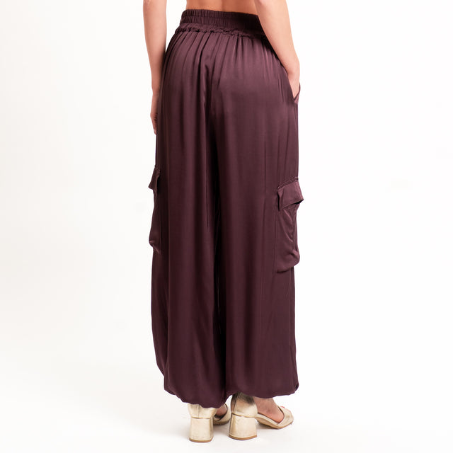 Motel-Pantalone cargo in satin elastico in vita - burgundy