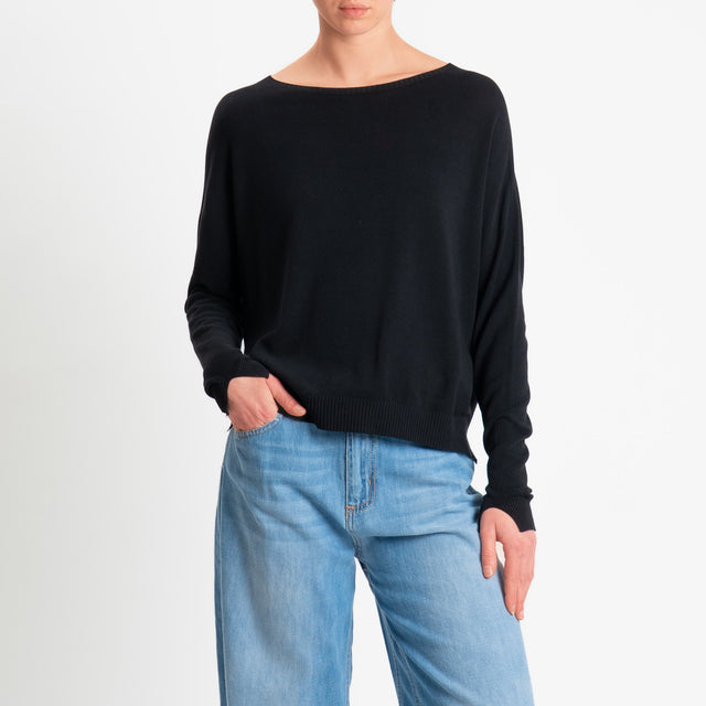 Motel-Maglia girocollo spacchi laterali - nero