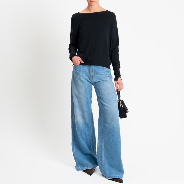 Motel-Maglia girocollo spacchi laterali - nero