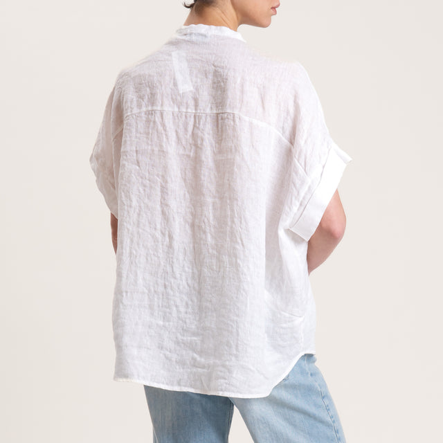 Motel-Camicia in lino mezza manica con spilla - bianco