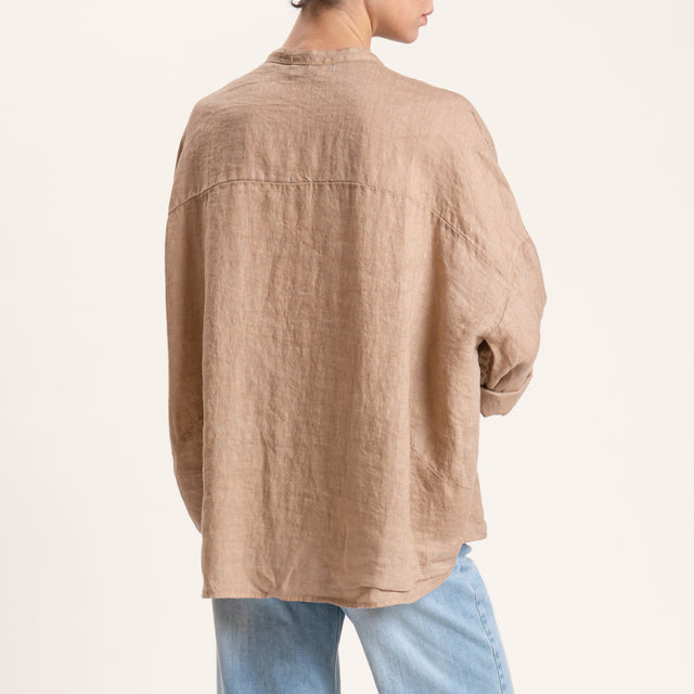 Motel-Camicia in lino con spilla - cammello