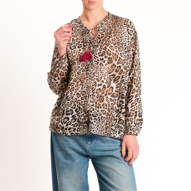 Motel-Camicia mussola animalier con nappine - beige/nero