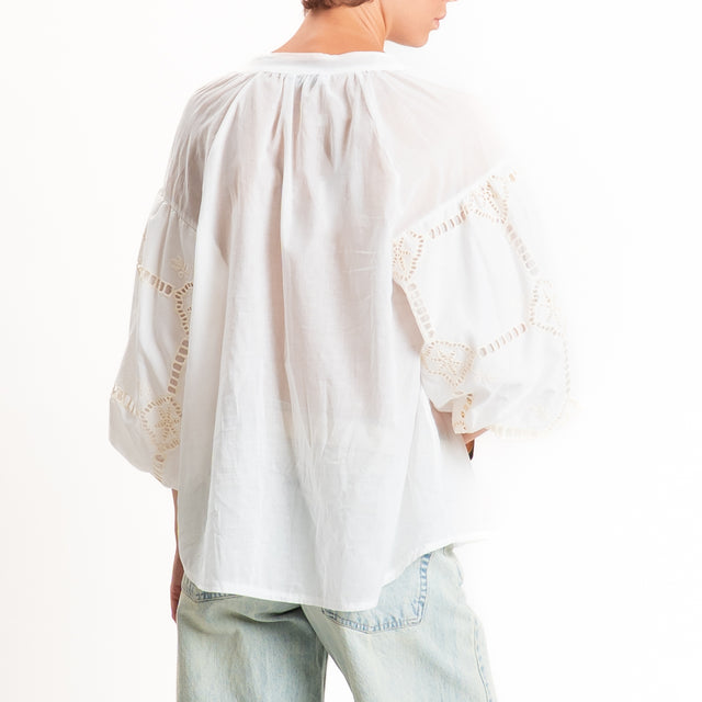 Motel-Camicia mussola traforata con ricami - burro