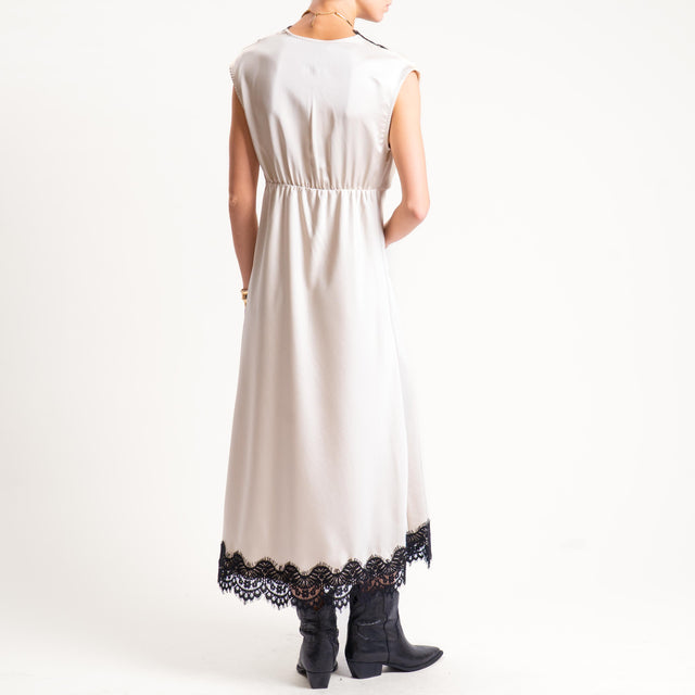 Motel- Abito in satin con pizzo elastico dietro - avorio/nero