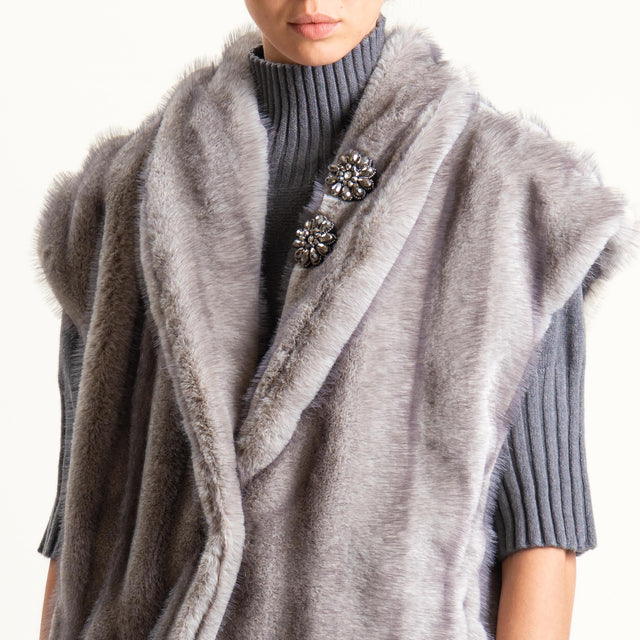 Motel-Gilet ecopelliccia con spilla - grigio