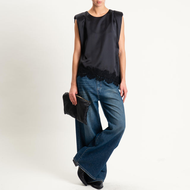 Motel- Blusa smanicata satin con pizzo - Nero